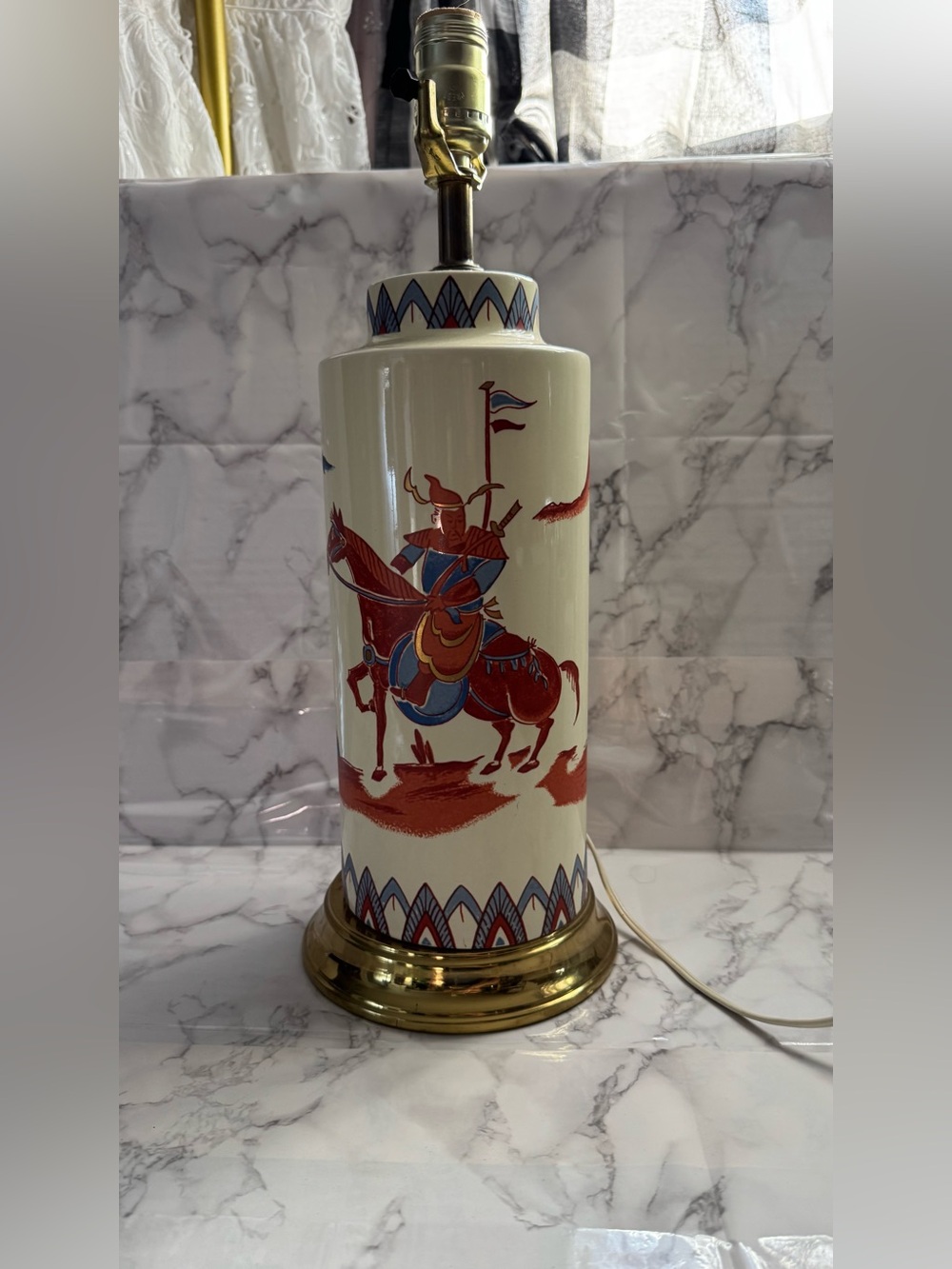 Vintage Japanese table lamp features a hand-painted scene